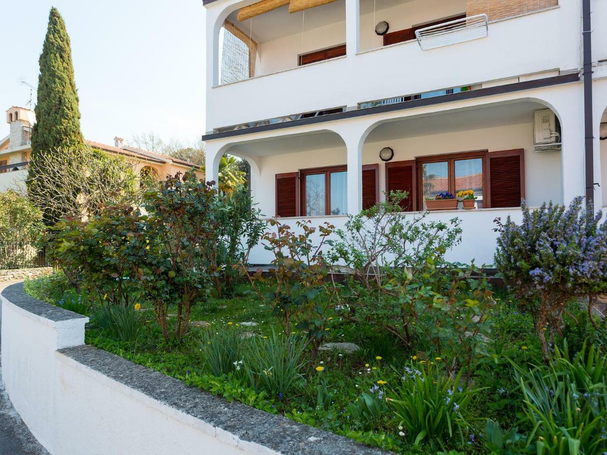 Elena Apartment Porec Exterior photo